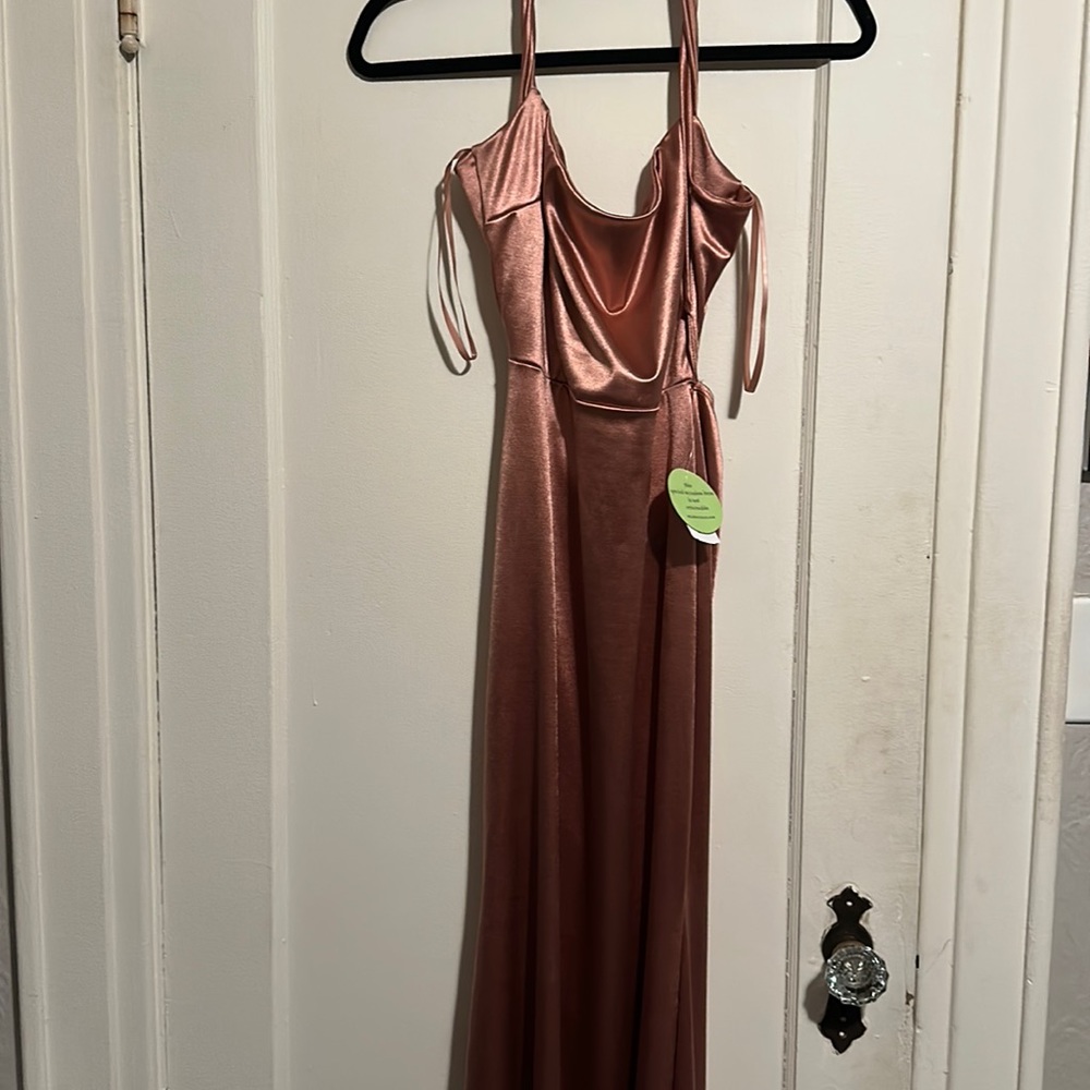 Rose gold Windsor gown. Size large.